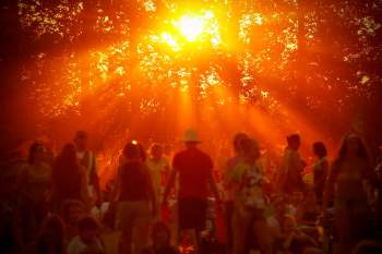 Winnipeg Free Press
The sun sets on the last day of the Winnipeg Folk Festival on Sunday, July 8, 2012. (JOHN WOODS / WINNIPEG FREE PRESS)