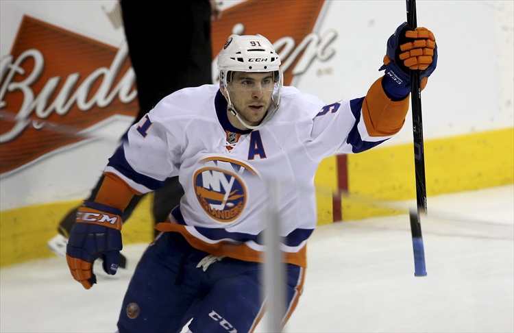 Trevor Hagan / Winnipeg Free Press
John Tavares celebrates his game-winning shootout goal, which gave the Islanders a 5-4 victory over the Jets.