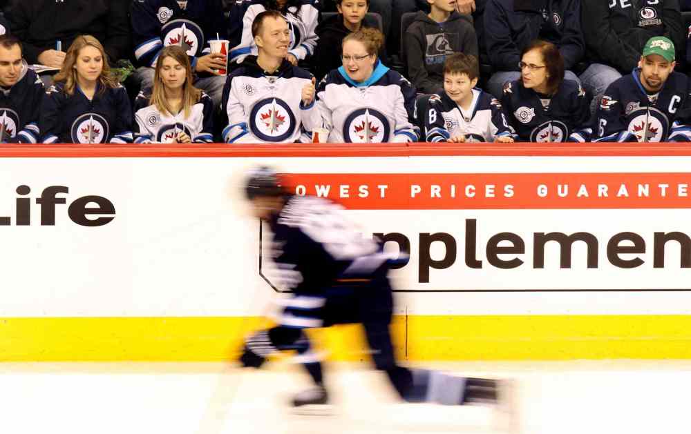 Phil Hossack / Winnipeg Free Press
Fans cheer on athletes during the speed skate portion of the annual Winnipeg Jets Skills Competition.
