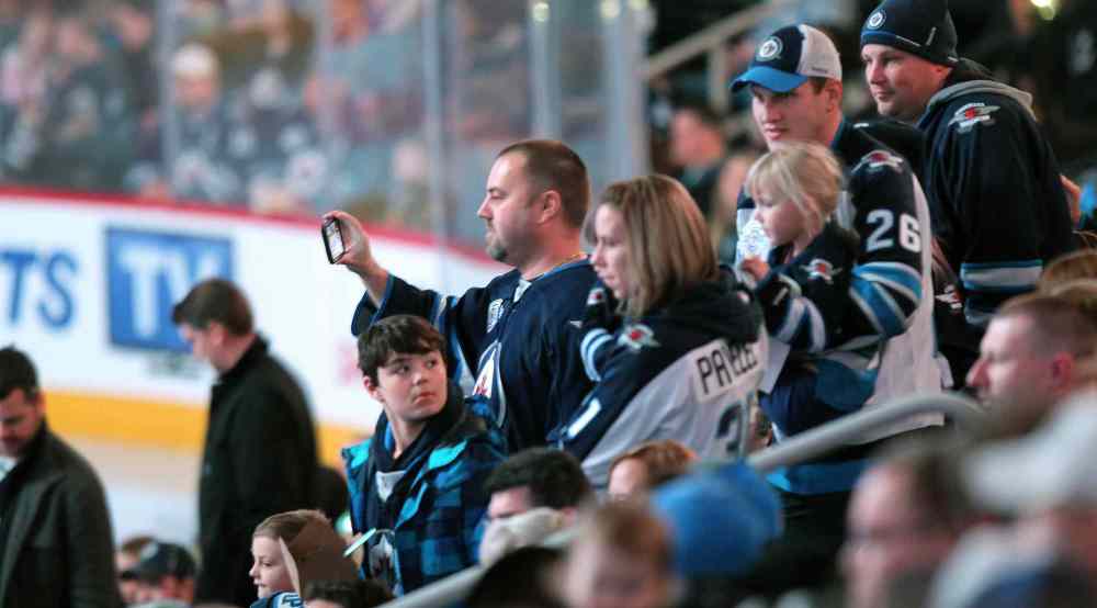 Phil Hossack / Winnipeg Free Press
Fans take in the skills competition.