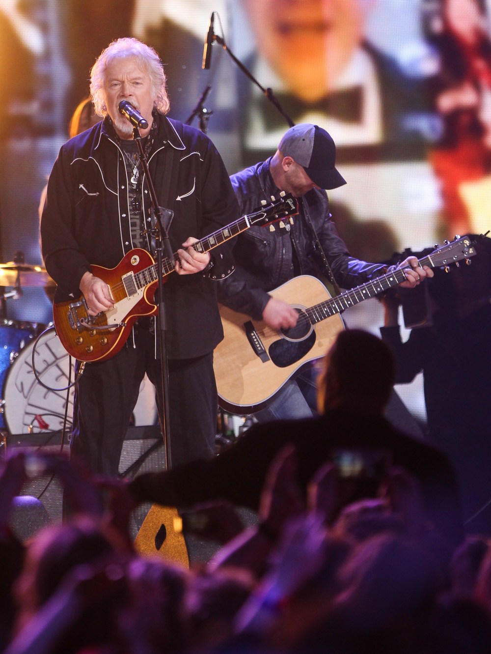 Joe Bryksa / Winnipeg Free Press
Randy Bachman of BTO closes out the 2014 Juno Awards at MTS Centre in Winnipeg.