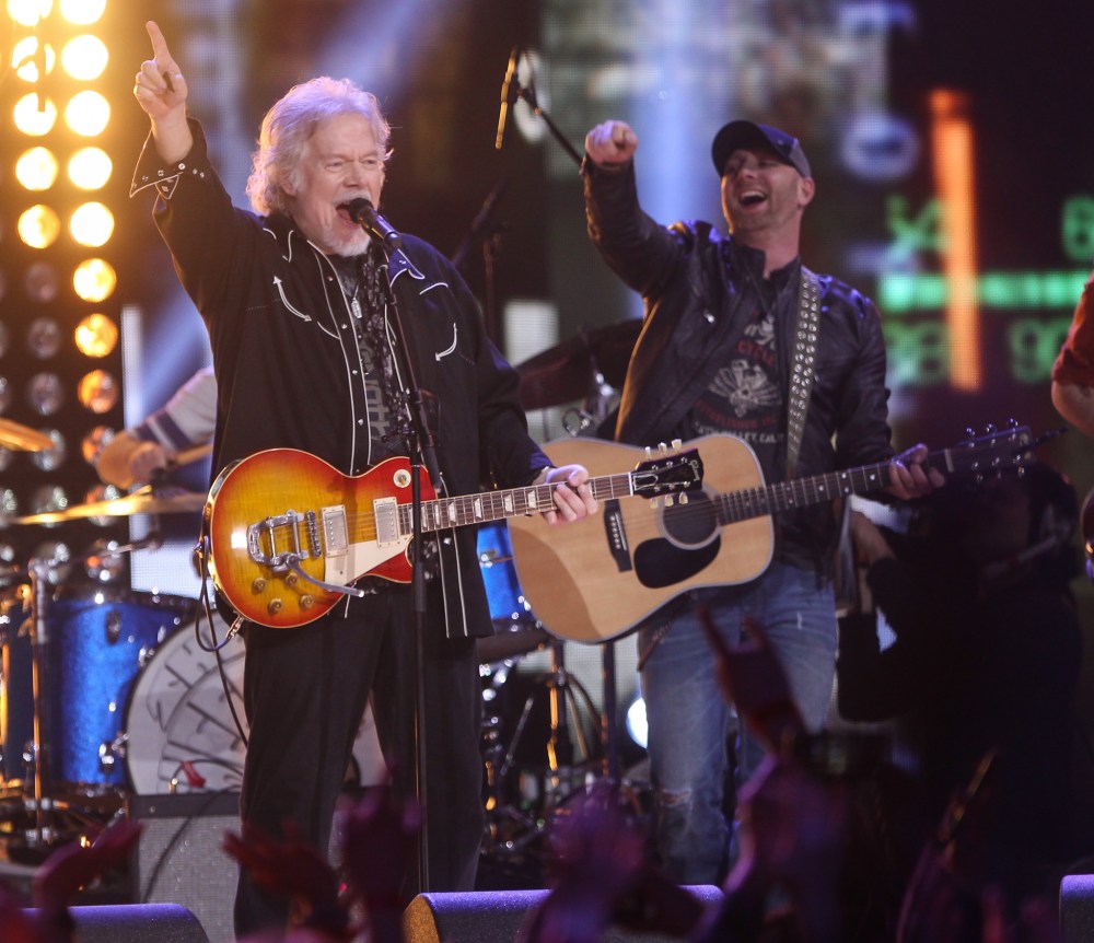 Joe Bryksa / Winnipeg Free Press
Randy Bachman of BTO closes out the 2014 Juno Awards at MTS Centre in Winnipeg.