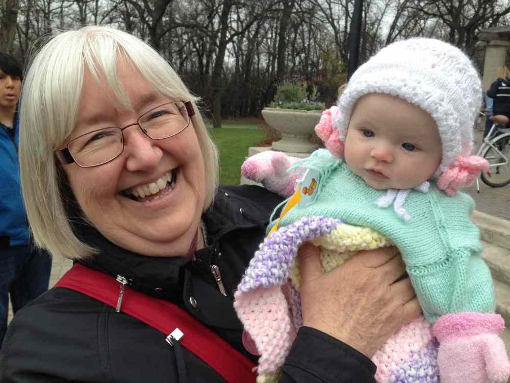 GORDON SINCLAIR JR./WINNIPEG FREE PRESS
Kay Muir took her baby granddaughter Clara to see the prince in Assiniboine park Wednesday morning.