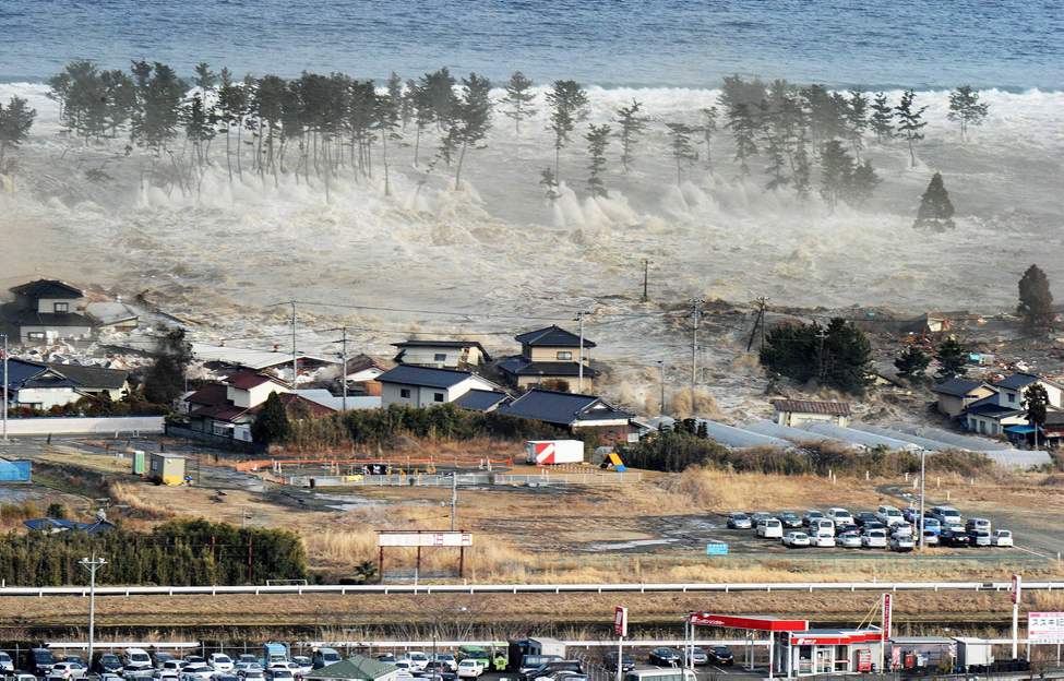 特撮 TSUNAMI Tsunami devastates Japan – Winnipeg Free Press