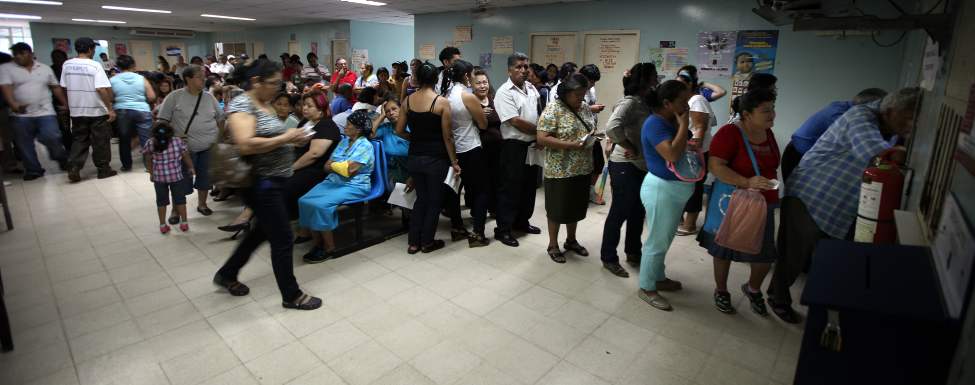 Patients line up in droves for a day clinic at Hospital Escuelda.