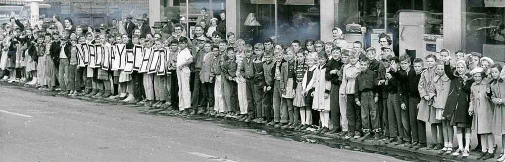 WINNIPEG FREE PRESS FILES
Image published: Sept. 20, 1955. Published caption: Crowds along the entire route waved farewell to the last car on Sept. 20, 1955.