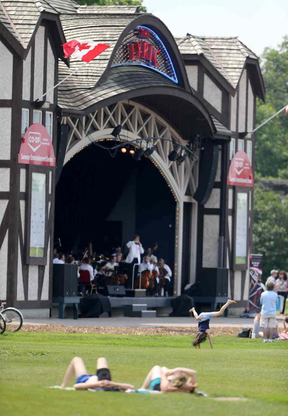 Trevor Hagan / Winnipeg Free Press
The WSO performs in Assiniboine Park Sunday.
