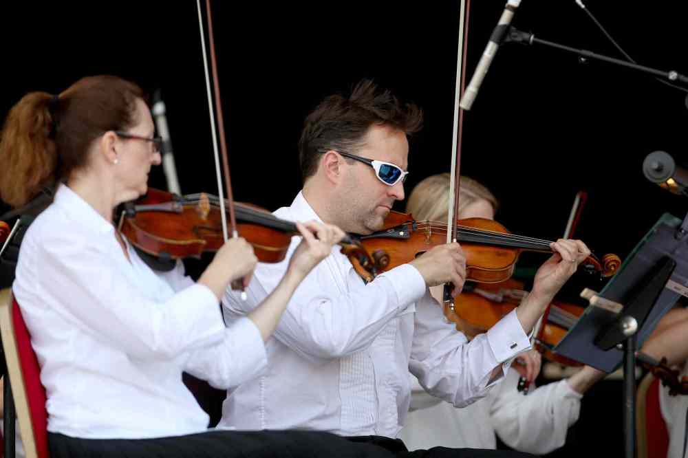 Trevor Hagan / Winnipeg Free Press
The WSO performs in Assiniboine Park Sunday.