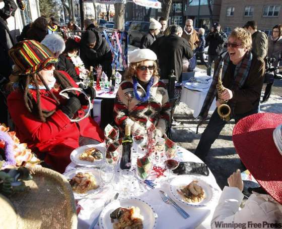 Ken Gigliotti / Winnipeg Free PressSax player Doug Wilson entertains at the annual Polar Bear Outdoor Lunch in 2013.