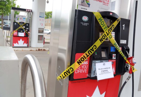 Colin Corneau / Brandon SunGas pumps at the Victoria Avenue Petro-Canada station in Brandon were closed after gasoline shortages in western Canada.