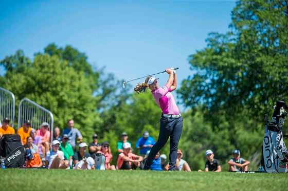Brooke Henderson hosts a golf clinic with the Future Pros Program at the St. Charles Country Club in 2018. (Mikaela MacKenzie / Winnipeg Free Press files)
