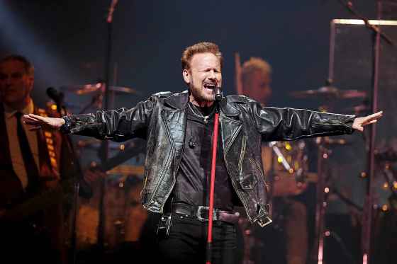 PHIL HOSSACK / WINNIPEG FREE PRESSCorey Hart in concert Tuesday evening.