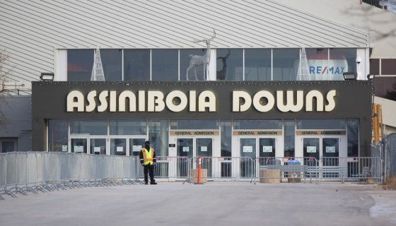 Assiniboia Downs is among the businesses reopening today under relaxed public health orders. (Mike Deal / Winnipeg Free Press files)