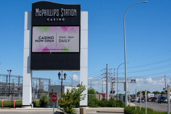JESSE BOILY / WINNIPEG FREE PREMcPhillips Station Casino reopens today. (Jesse Boily / Winnipeg Free Press files)