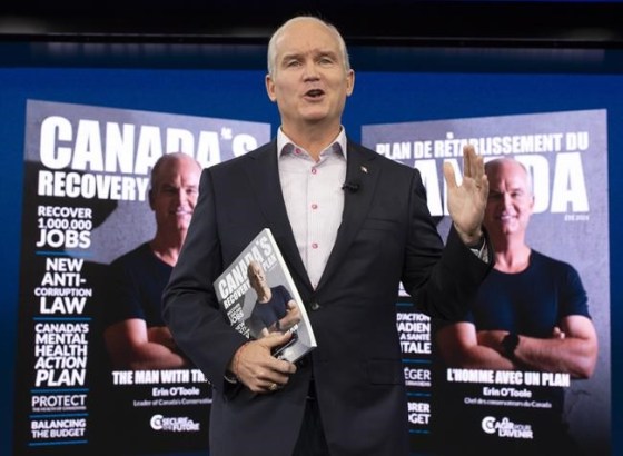 Then-Conservative leader Erin O'Toole on the campaign trail in August, 2021. (Ryan Remiorz / The Canadian Press files)