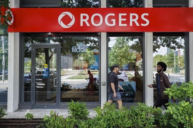 A Rogers wireless store in Toronto amid a countrywide outage of the telecommunication company's services, Friday, July 8, 2022. Canada's industry minister will meet with the head of Rogers Communications today in the wake of last week's massive outage. THE CANADIAN PRESS/Cole Burston