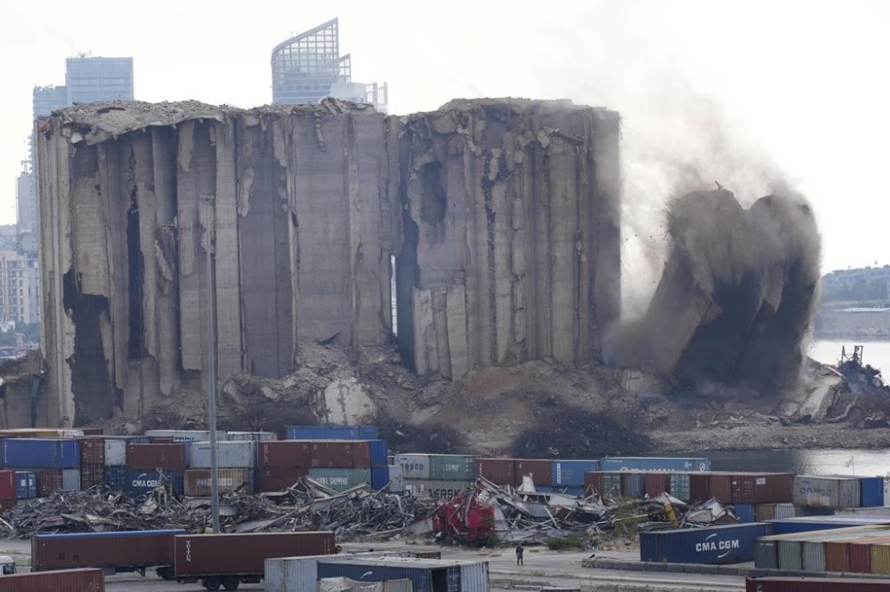 Part of Beirut’s giant silos collapses, 2 years after blast Winnipeg