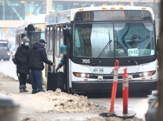 Ruth BonnevilleWinnipeg Transit fare revenue was $49.3 million in 2020, down from $90.5 million in 2019. (Ruth Bonneville / Winnipeg Free Press files)