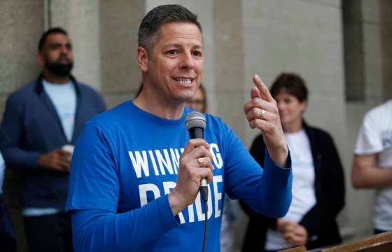 JOHN WOODS / WINNIPEG FREE PRESSBrian Bowman speaks at a Pride rally on Sunday. (John Woods / Winnipeg Free Press files)