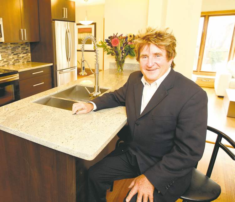 PHOTOS BY KEN GIGLIOTTI / WINNIPEG FREE PRESS
REMAX Professionals' Rod Peeler at 336 Queenston St. in River Heights.