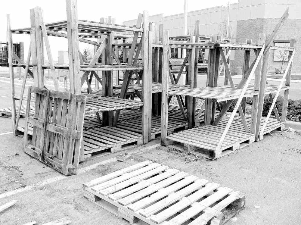 Christina Ryan / Postmedia Network Inc
Pallets from a local Canadian Tire are a great source of free pallets for your refurbished projects at home.