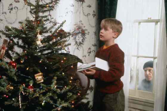 20th Century FoxMacaulay Culkin and Joe Pesci in 'Home Alone.'