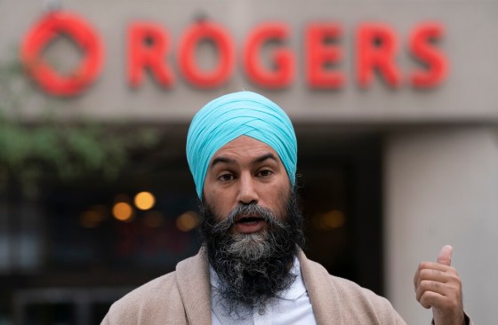 CPNDP Leader Jagmeet Singh makes an announcement in downtown Toronto on Tuesday. (Jonathan Hayward / The Canadian Press)