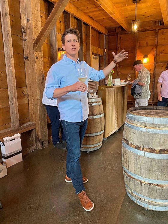 Cave Spring winemaker Gabriel Demarco speaks to judges at an evening event held at the winery. (Ben Sigurdson / Winnipeg Free Press)