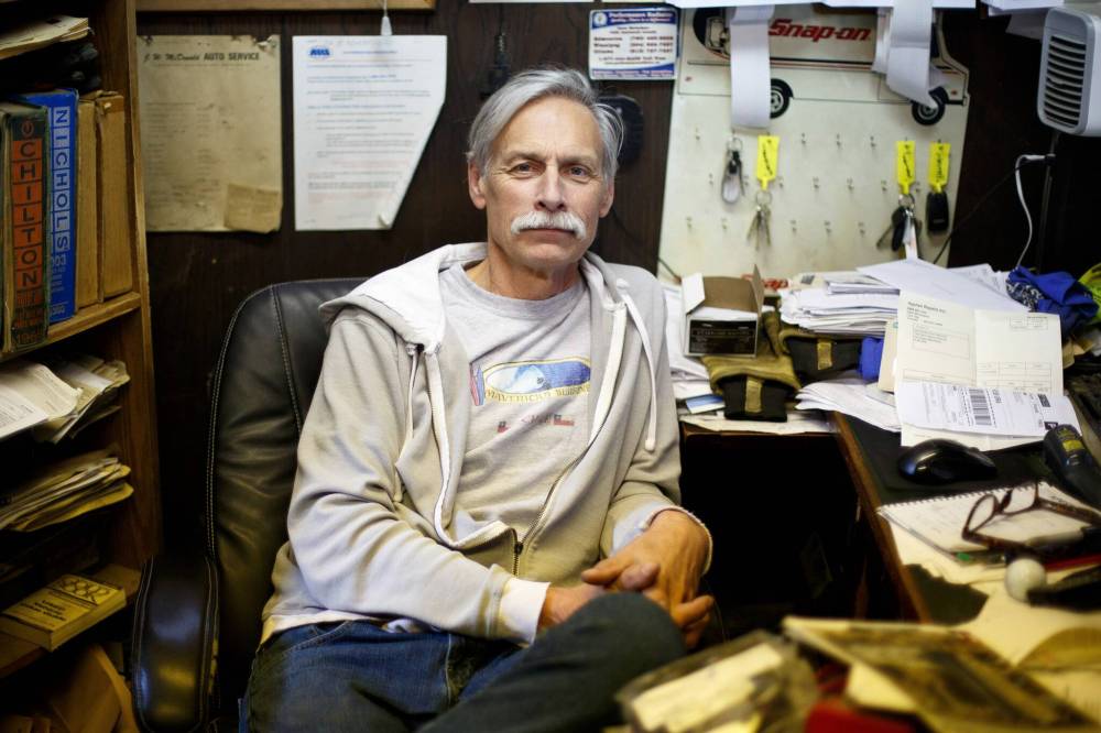 MIKE DEAL / WINNIPEG FREE PRESS
Baranowski, owner of J.W. McDonald Auto Service is closing the auto repair shop at 189 Bannatyne Avenue.