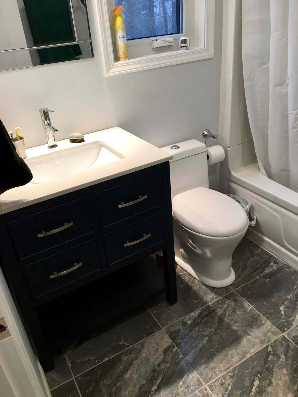 Marc LaBossiere / Winnipeg Free Press
The tub/shower unit provides a clean look, and blends nicely with the other items populating the bathroom space.