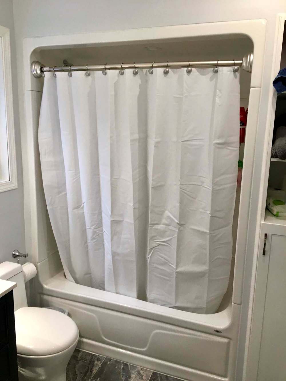 Marc LaBossiere / Winnipeg Free Press
The bottom tub, middle and top sections of the three-piece fibreglass tub-shower unit are fastened together with bolts along edges that meet between the sections on the backside of the unit.