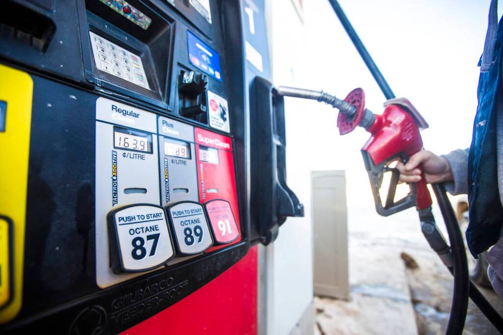 MIKAELA MACKENZIE / WINNIPEG FREE PRESS FILES
The carbon tax rebate comes from the gradually increasing levy that Ottawa collects on fuels.