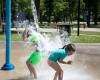 JESSICA LEE / WINNIPEG FREE PRESS FILES
Visiting a splash pad is one way to beat the heat.