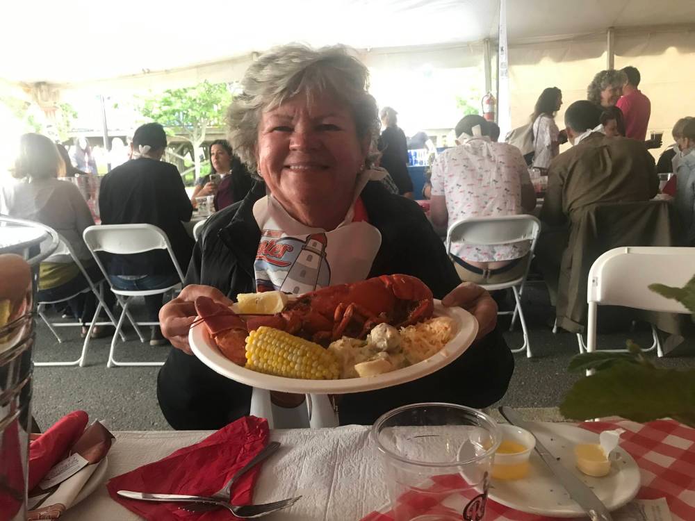 A lobster feed at a Yarmouth Kitchen Party is always a tasty treat. (Ron Pradinuk / Winnipeg Free Press)