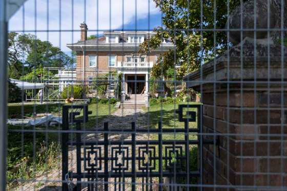 SASHA SEFTER / WINNIPEG FREE PRESSWorkers tear down the remnants of a film set at 514 Wellington Cres. in preparation for the owner to have the house levelled.