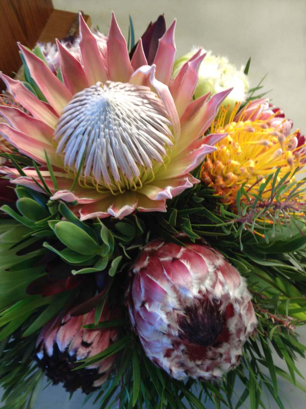 Malolo Farm
This bejewelled arrangement includes King Protea and protea hybrids.