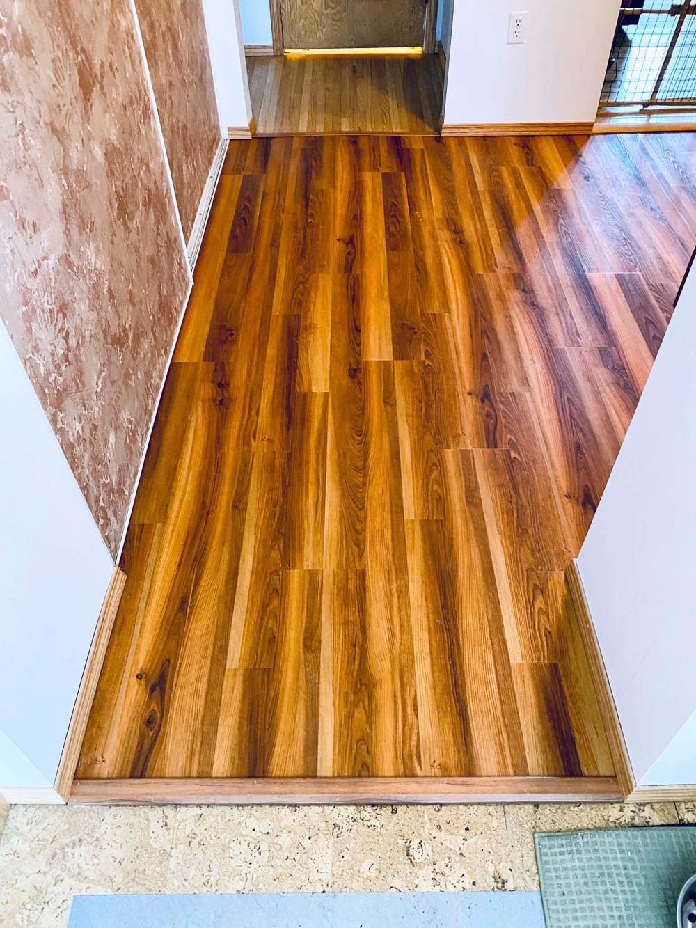 Marc LaBossiere / Winnipeg Free Press
A bold woodgrain vinyl click flooring was installed in the computer room, which borders four other areas of the house.