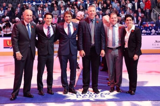 2017 Hockey Hall of Fame inductees, left to right, Jeremy Jacobs, Paul Kariya, Teemu Selanne, Dave Andreychuk, Mark Recchi and Danielle Goyette.