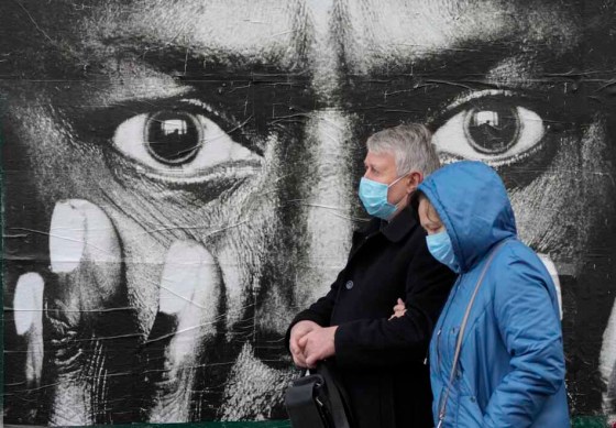 CPPeople walk along Khreshchatyk Street in Kyiv, Ukraine on Tuesday. (Efrem Lukatsky / The Associated Press)