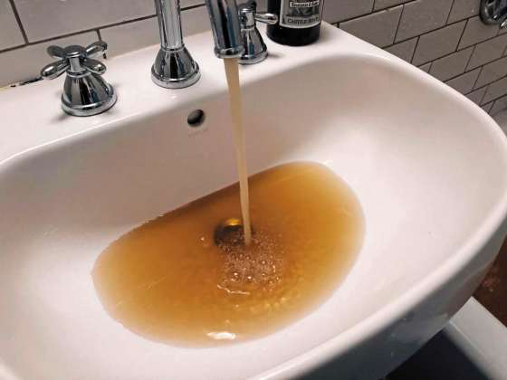Graeme Bruce/Winnipeg Free Press Photo archivesBrown water from a tap in Wolseley in 2018.