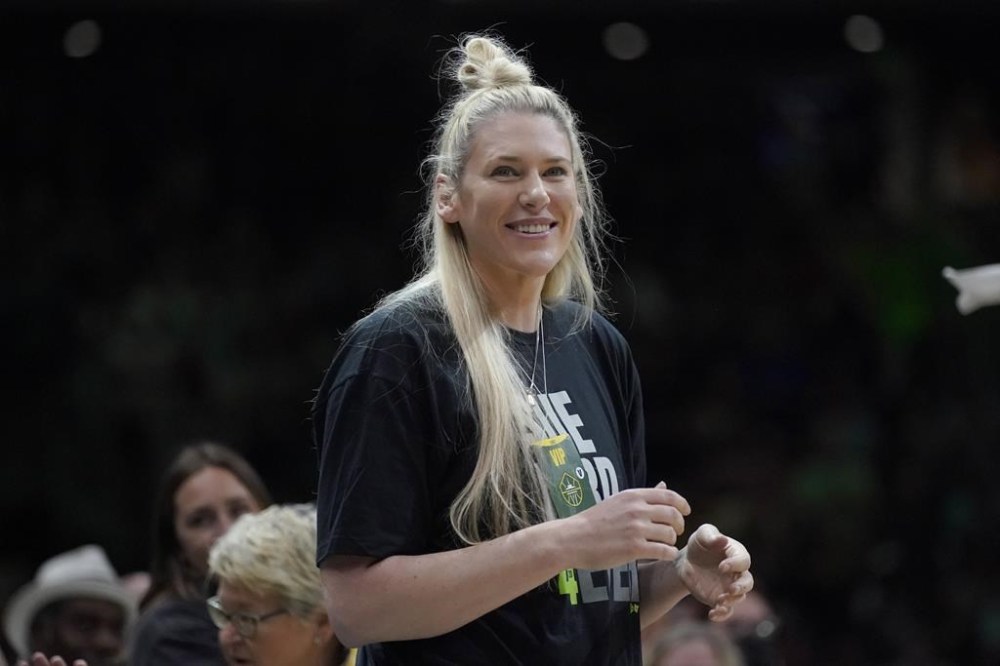 Lauren Jackson back in international basketball at age 41 Winnipeg