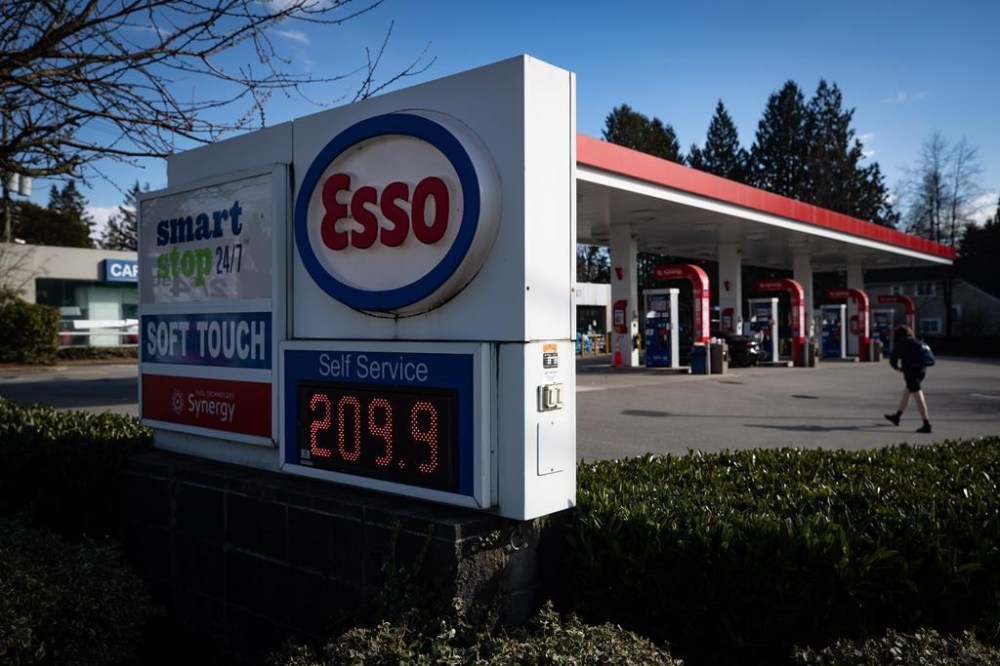 Gas prices expected to drop, Trudeau visits southern Ontario In The