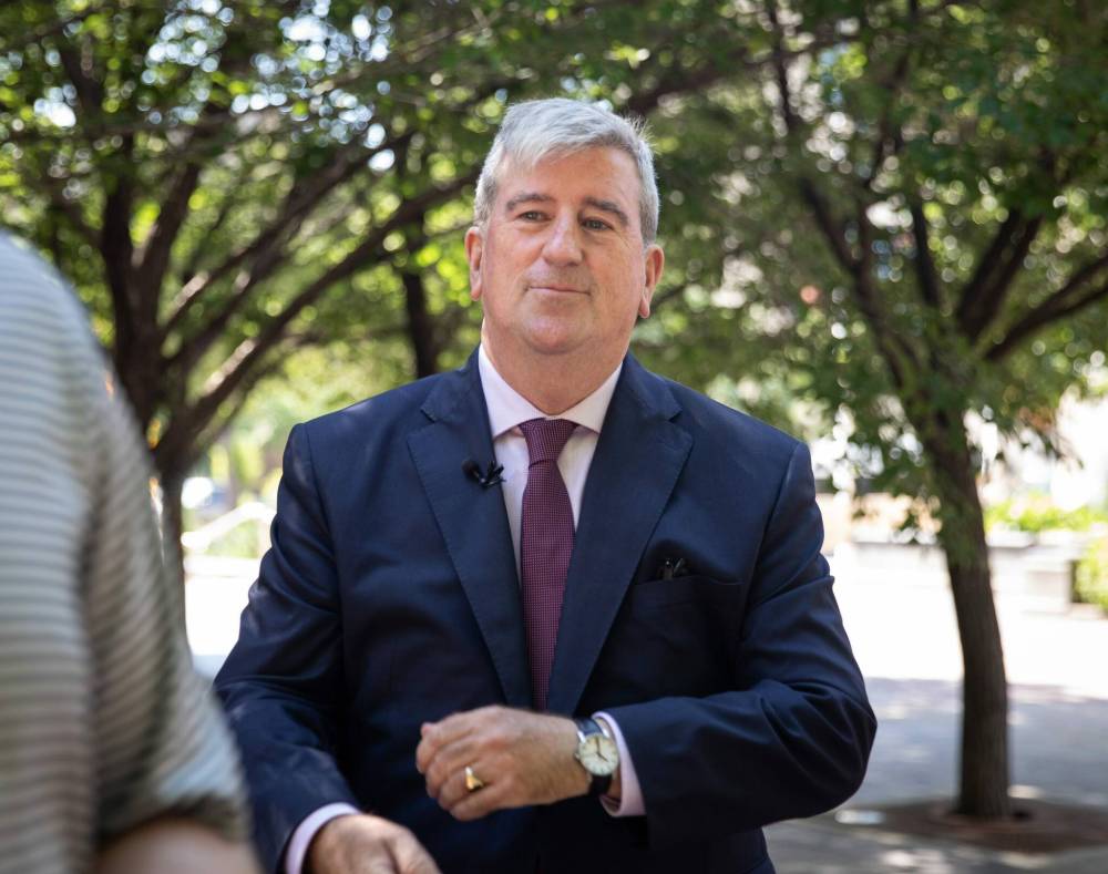 JESSICA LEE / WINNIPEG FREE PRESS FILES
Mayoral candidate Glen Murray previously served as Winnipeg’s mayor from 1998 to 2004. He cut his second four-year term short to make an unsuccessful run for the federal Liberals in the 2004 federal election.