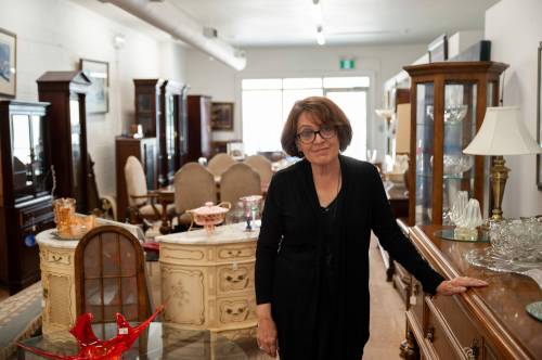 ETHAN CAIRNS / WINNIPEG FREE PRESS
                                Linda Chernenkoff has volunteered at Things, a boutique selling consigned and donated items in support of the Royal Winnipeg Ballet, since 2014.