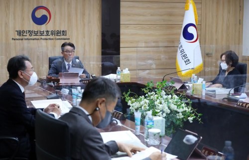 Yoon Jong In, the chairperson of the Personal Information and Protection Commission speaks during the plenary session at the Government Complex in Seoul, South Korea, Wednesday, Sept. 14, 2022. South Korea’s privacy watchdog has fined Google and Meta a combined 100 billion won ($72 million) for tracking consumers’ online behavior without their consent and using their data for targeted advertisements. (Bae Hun-shik/Newsis via AP)