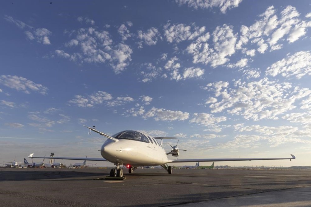 Prototype electric airplane takes first flight Winnipeg Free Press
