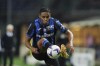 Atalanta's Luis Muriel goes for the ball during the Serie A soccer match between Atalanta and Fiorentina, in Bergamo, Italy, Sunday, Oct. 2, 2022. (Spada/LaPresse via AP)