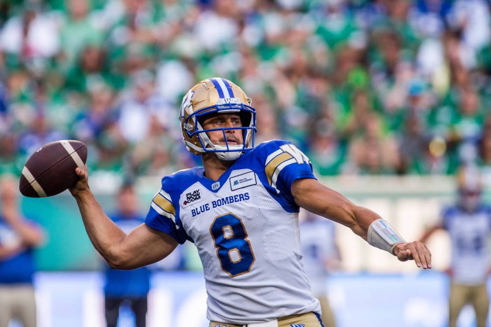 MATT SMITH / CFL PHOTO
Winnipeg Blue Bombers quarterback Zach Collaros (8) throws a ball during second half CFL action.