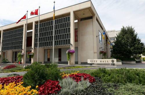 WAYNE GLOWACKI / WINNIPEG FREE PRESS FILES
How do Winnipeg's mayoral candidates plan to pay for all the promises they’re making in this year's civic election, and are those proposals even doable under current laws, rules or contracts?