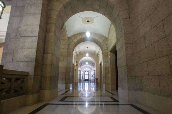 The halls of the Manitoba Legislative Building. (Mike Deal / Winnipeg Free Press files)